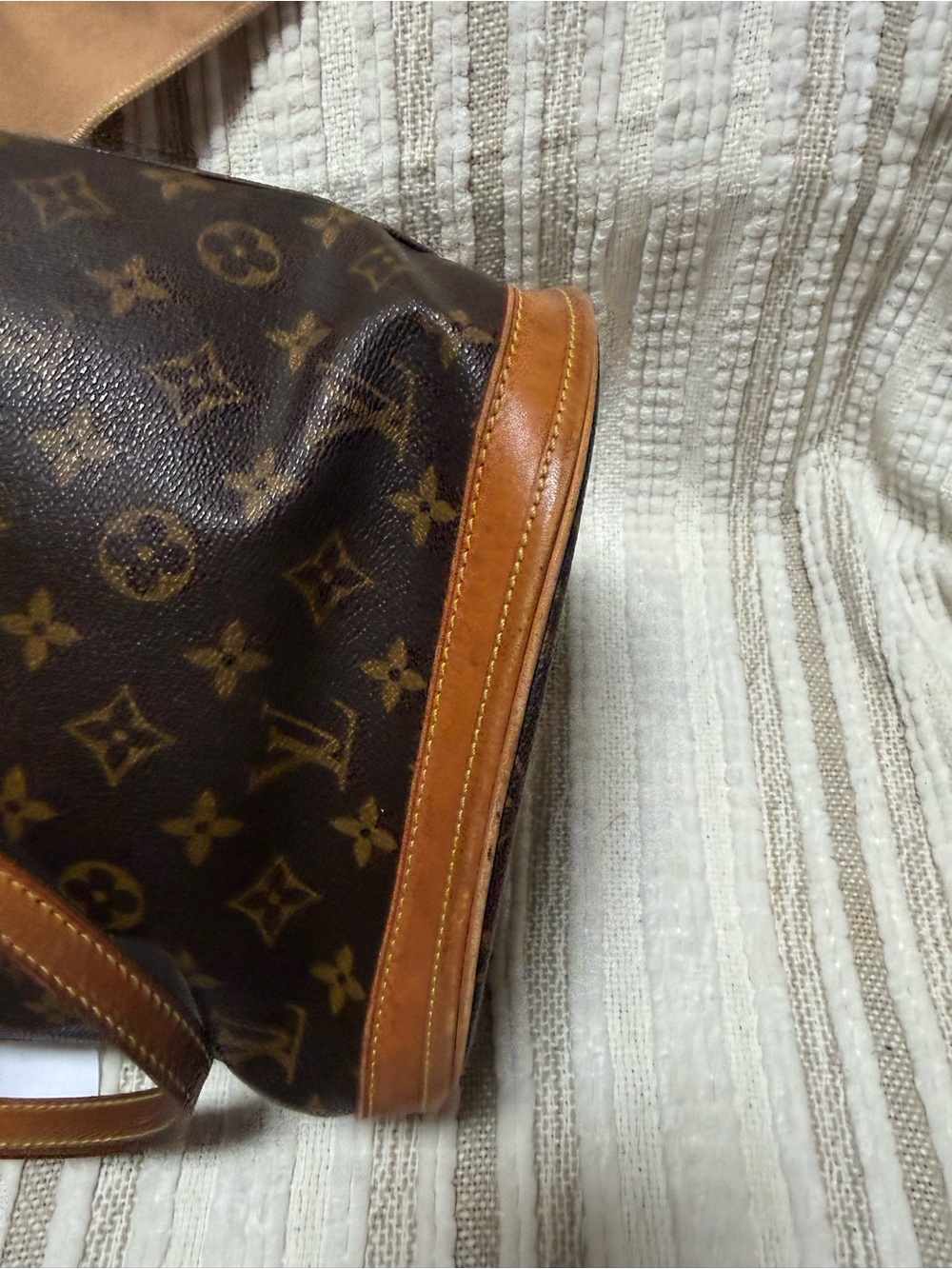 Louis Vuitton Monogram Bucket Tote in Brown and Tan Leather - Picture 11 of 12